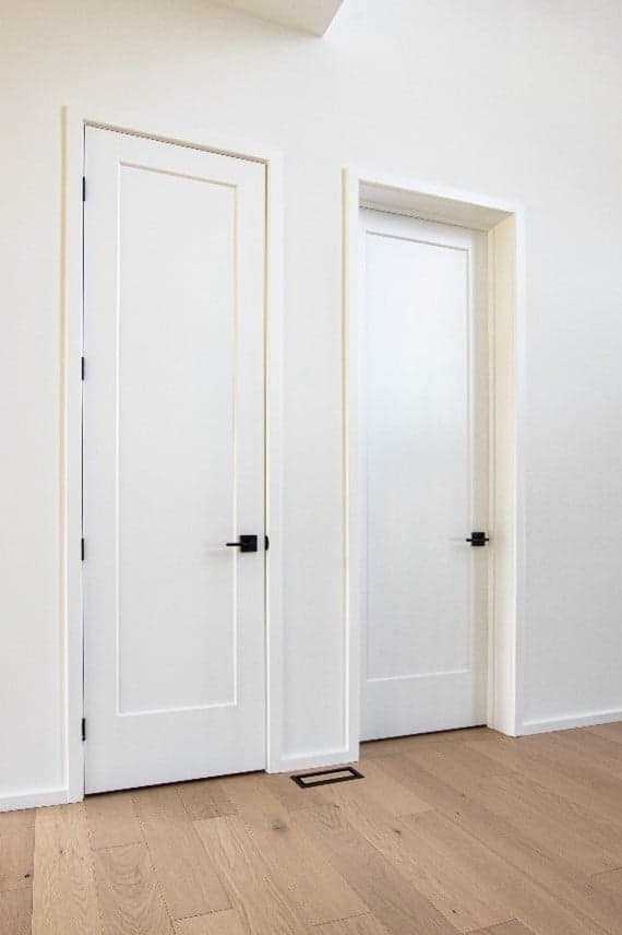 درب های سفید مینیمال